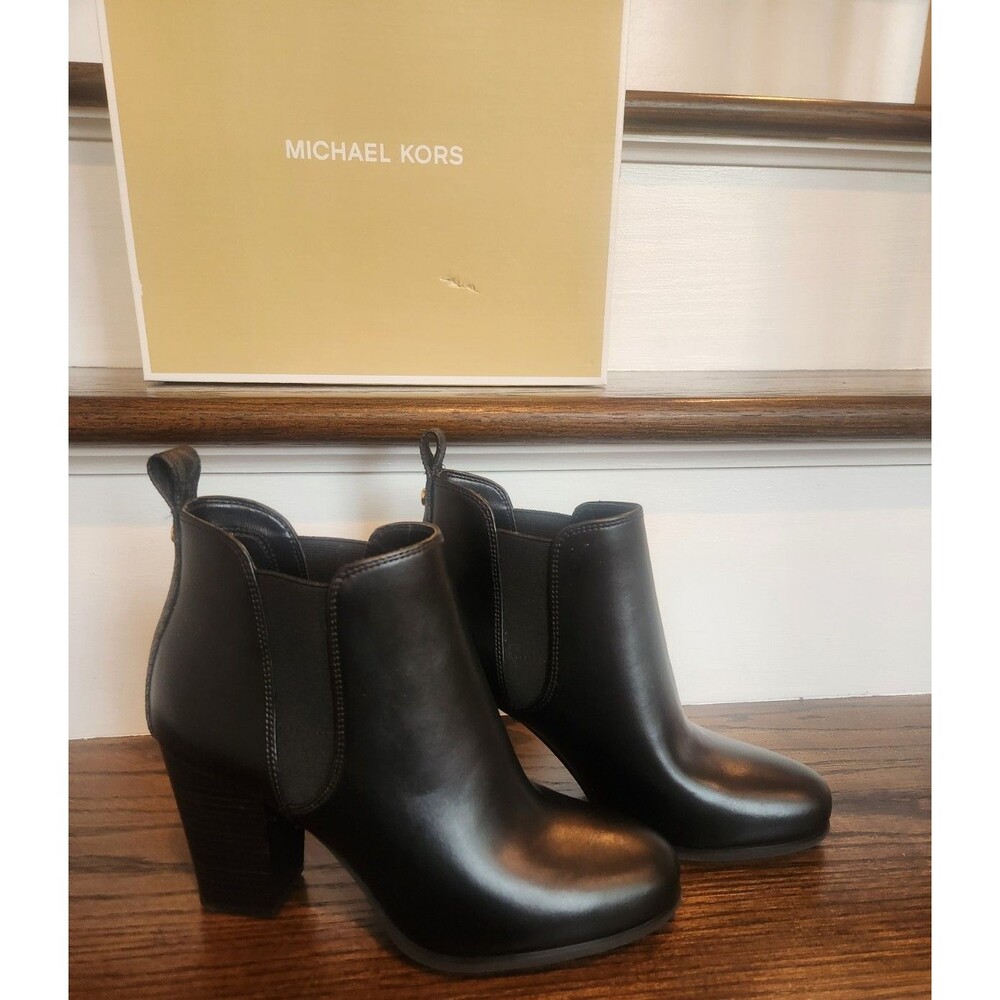 NIB-Michael Kors Evaline Heeled Booties Black Leather Ankle Boots Block Heel - 7 - Picture 1 of 13